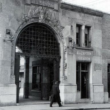 Restant Zeemeerminpoort station Hofplein, 1948 | Fotograaf onbekend (bron: Stationsweb)